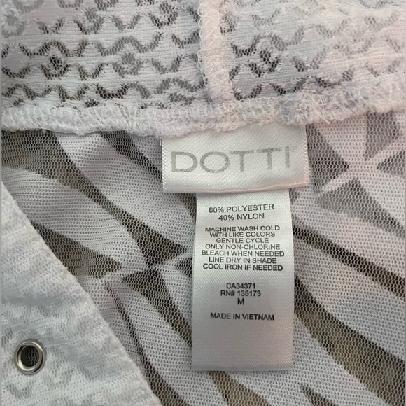 Dotti White PalmSprings Swimsuit Coverup - Picture 7 of 8
